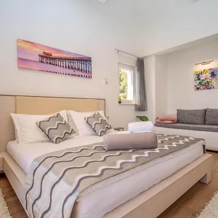 Sleeps 12 With Pool Air Con And Wifi 别墅 Duće