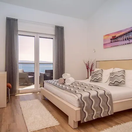 别墅 Sleeps 12 With Pool Air Con And Wifi Duće
